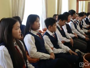 Учителя Амгинского лицея создали демонстрационные плакаты в честь Михаила Николаева