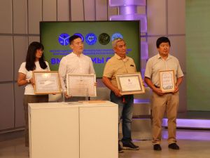 Более 1,3 млн рублей собрали работники культуры для пострадавших от паводка в Кобяйском и Верхоянском районах. Сбор средств продолжается