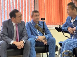 Айсен Николаев навестил бойцов из Якутии в военном госпитале имени Н.Н.Бурденко