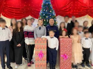 Сотрудники следственного изолятора приняли участие в акции «Елка желаний»