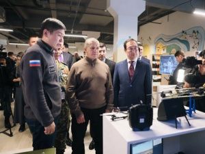 Юрию Трутневу представили проекты резидентов ТОР «Патриотическая» 