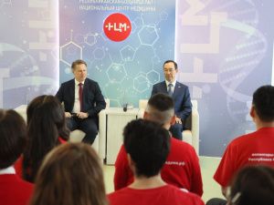 Михаил Мурашко встретился с якутским активистам движения «Волонтеры – медики»