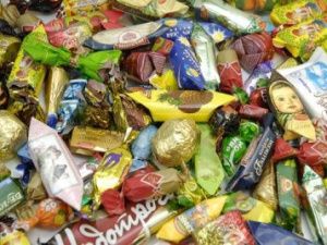 В Якутске двое мужчин украли в магазине конфеты