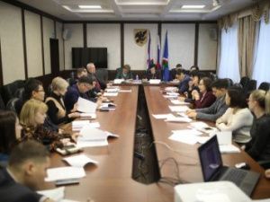 В Окружной администрации Якутска состоялось очередное заседание комиссии по противодействию коррупции