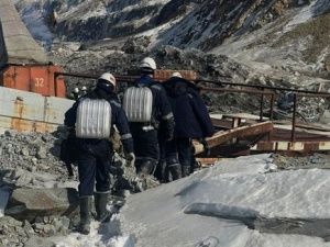 Восемь человек могут находиться под завалами на руднике Колымской угольной компании