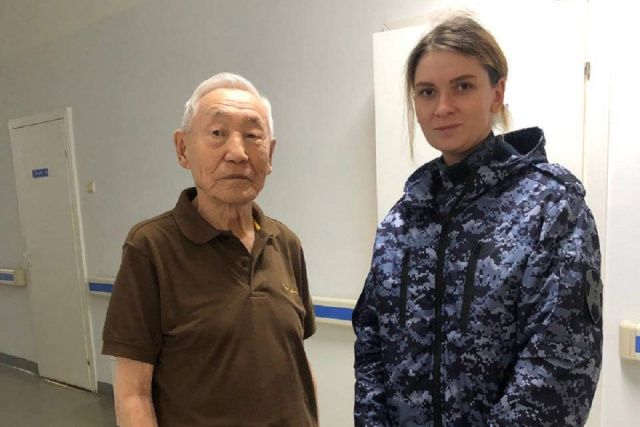 Росгвардейцы поздравили ветеранов вневедомственной охраны с Днем пожилых людей