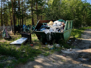 Дмитрий Садовников проехал по городским кладбищам