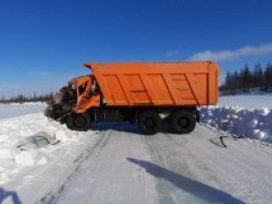 В Якутии столкнулись два "Камаза": Пострадал водитель