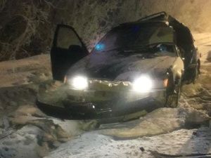 В Якутске пьяная автоледи врезалась в опору уличного освещения