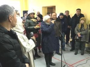 Якутян проводили под марш "Прощание славянки"....