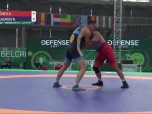 Якутский борец Айаал Лазарев вышел в полуфинал Кубка мира