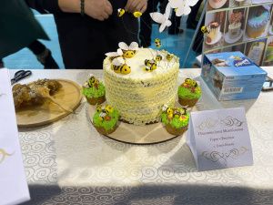 Торты на тему сельского хозяйства приготовили кондитеры Чурапчинского района Якутии