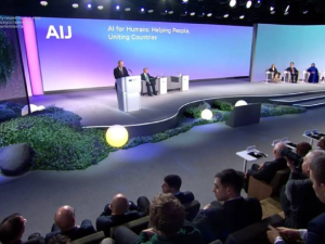 Глава Якутии принял участие в работе Международной конференции «Путешествие в мир искусственного интеллекта»