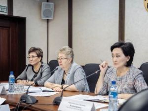 Сардана Авксентьева обсудила с руководителями частных детских садов вопросы развития отрасли