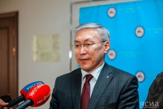 Евгений Иннокентьев: «Больницы Якутии обеспечены медицинскими масками и противовирусными лекарственными препаратами»