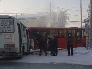 В Якутске столкнулись два пассажирских автобуса