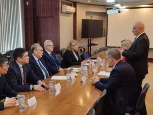 Расширение сотрудничества Якутии и Санкт‑Петербурга в сфере судостроения обсудили на Балтийском заводе