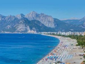 На турецких курортах резко увеличилось число заражений коронавирусом