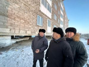 В Хангаласском районе строится 9 домов для переселенцев из аварийного жилья