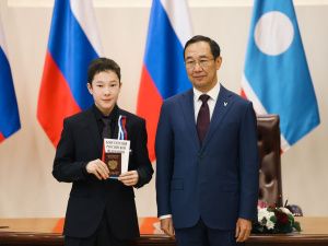 Государственные награды вручил в День Конституции РФ глава Якутии