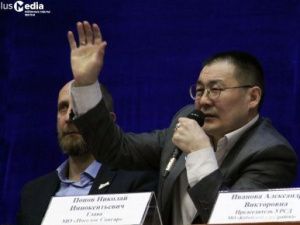 Мусор и свалки на улицах поселка Сангар привели его главу в суд