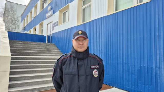 Полицейские в Покровске ночью спасли 37 человек, включая 10 детей, при пожаре в пятиэтажке