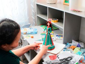 В колонии-поселении № 2 осужденные женщины осваивают пластилинографию