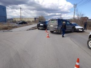В Якутске при столкновении двух автомобилей пострадала женщина
