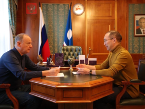 В Якутске состоялась рабочая встреча Николая Патрушева и Айсена Николаева