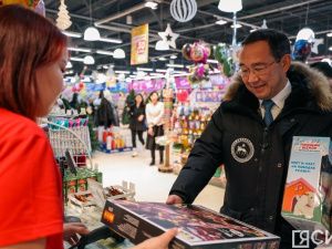 Айсен Николаев  дал старт благотворительной акции «Елка добра»