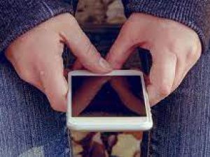 Житель Якутска познакомился с женщиной в соцсетях, пригласил ее к себе и стал жертвой преступления