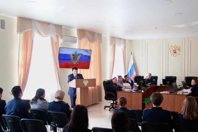 Представитель российского общества «Знание» провел в УФСИН лекцию «Российский народ – семья семей»