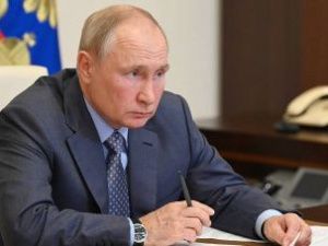 Путин сообщил, что должен перейти на самоизоляцию