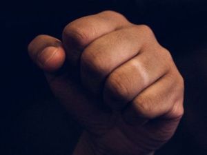 Житель Якутии забил немощного отца до смерти