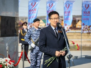 В Якутске возложили цветы в Парке Победы в честь памяти о воинах-якутянах и тружениках тыла