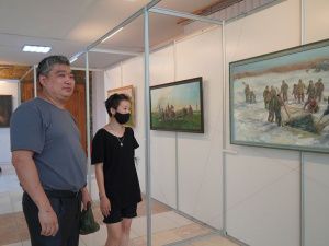 Выставка картин выпускников ЯХУ «Созидая прекрасное»