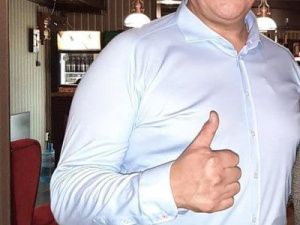 Видеофакт: Александр Саввинов танцует под зажигательную песню Олимпии