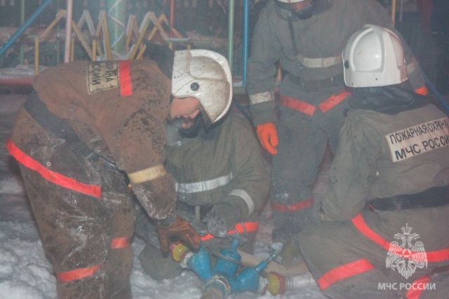 В Якутске сгорел частный дом: есть пострадавший