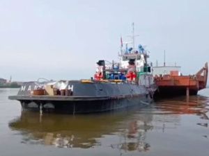 На реке Лене произошел инцидент с участием теплохода "Мамакан" ООО СК "Якутск"