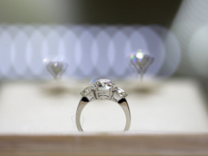 Алмазная компания жены главы Якутии намерена привлечь 700 миллионов рублей на IPO