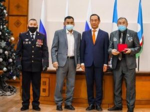 В День Героев Отечества Глава Якутии вручил награды