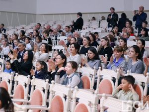 Бурными овациями завершился концерт ансамбля «Виртуозы Якутии» в Казахстане