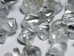 Крупную партию природных алмазов нашли у рабочего в Якутии 