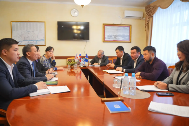 Евгений Григорьев встретился с министром культуры Якутии Афанасием Ноевым