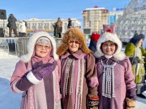 Народные мастера прошествовали по улицам Якутска
