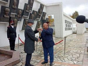 Частицу Вечного огня на Площади Победы в Якутске передали в Чурапчинский улус