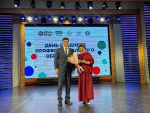 В Якутии колледжам и техникумам вручили гранты Главы республики