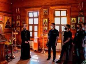 Осужденные колонии-поселения № 2 совершили паломническую поездку по православным храмам и монастырям г.Якутска 