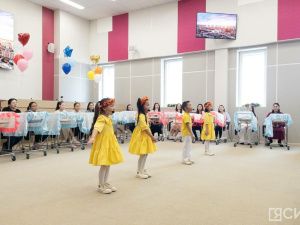 В Якутске выписали 19 малышей, родившихся в День города