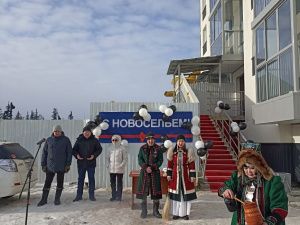 В селе Сунтар 23 семьи получили ключи от новых квартир